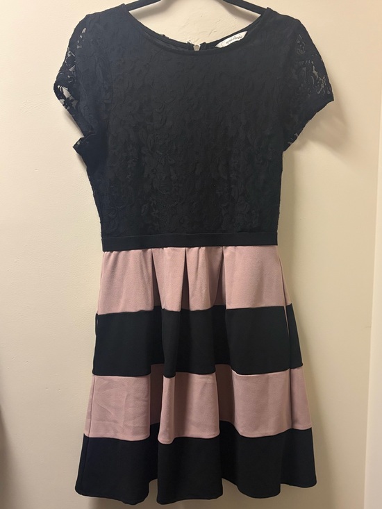 Speechless Dresses & Skirts - Speechless Black and Dusty Pink Lace Bodice Stripe Dress with Pockets Women’s XL